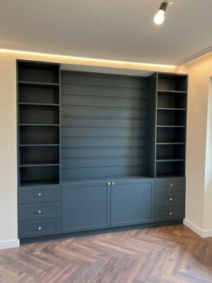 Zöld szekrény Zöld szekrény