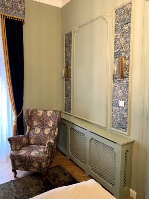 Festett radiátor takarás Festett radiátor takarás