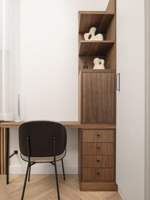 Dolgozó íróasztal dió furnérozott Dolgozó íróasztal dió furnérozott