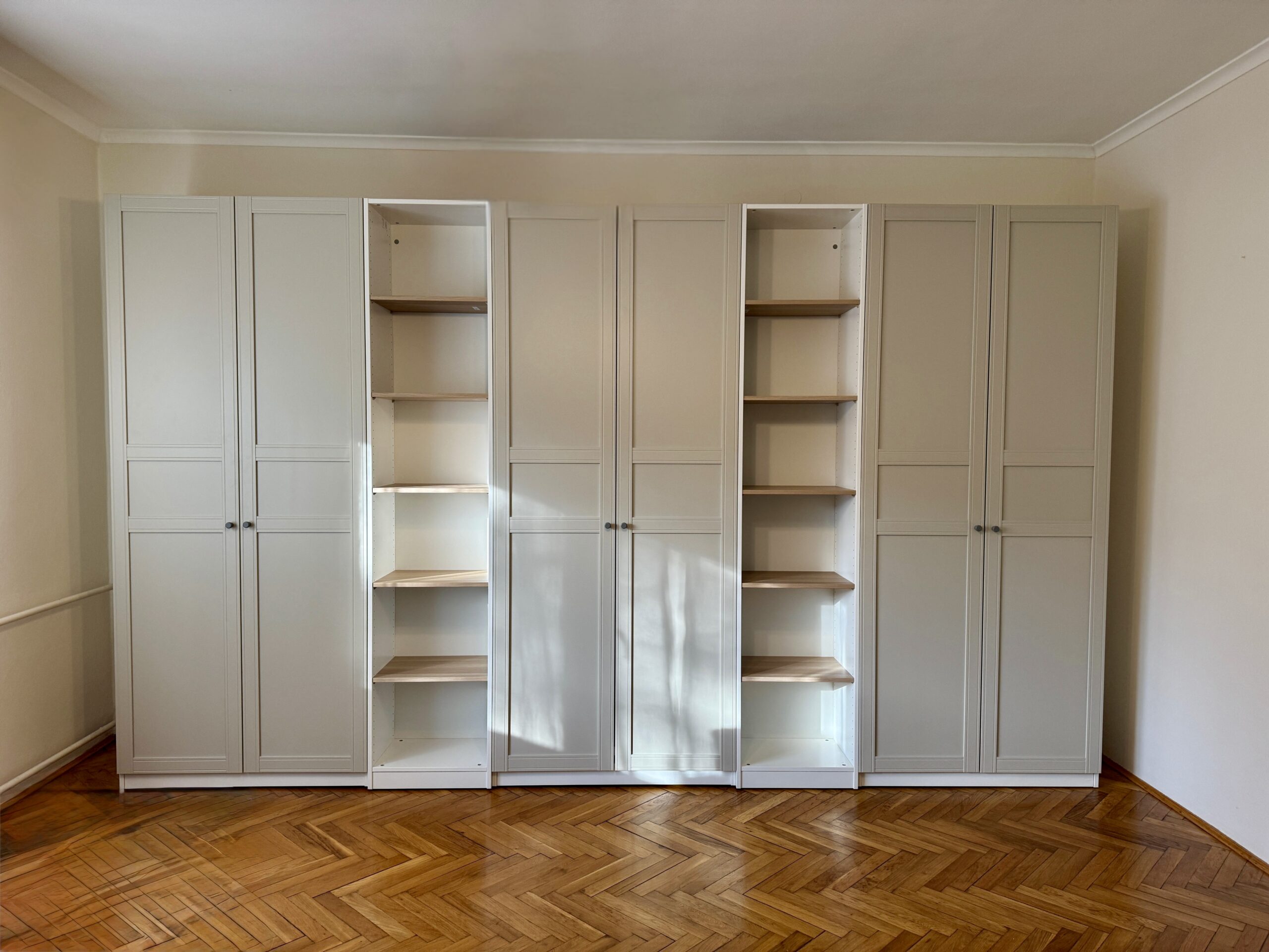 IKEA PAX gardróbok és lapraszerelt bútorok